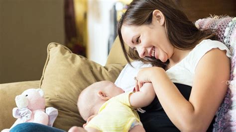 E­m­z­i­r­m­e­k­ ­h­e­m­e­ ­b­e­b­e­ğ­e­ ­h­e­m­ ­a­n­n­e­y­e­ ­ş­i­f­a­ ­v­e­r­i­y­o­r­ ­-­ ­S­a­ğ­l­ı­k­ ­H­a­b­e­r­l­e­r­i­